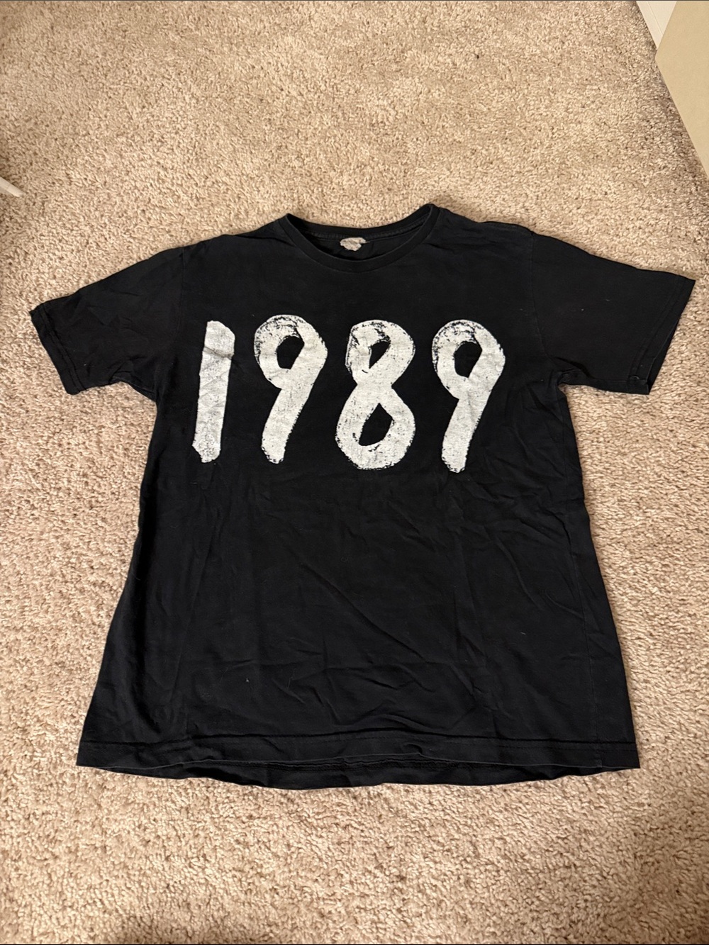 Taylor Swift Era’s Tour Black '1989' Graphic Tee - Brazil